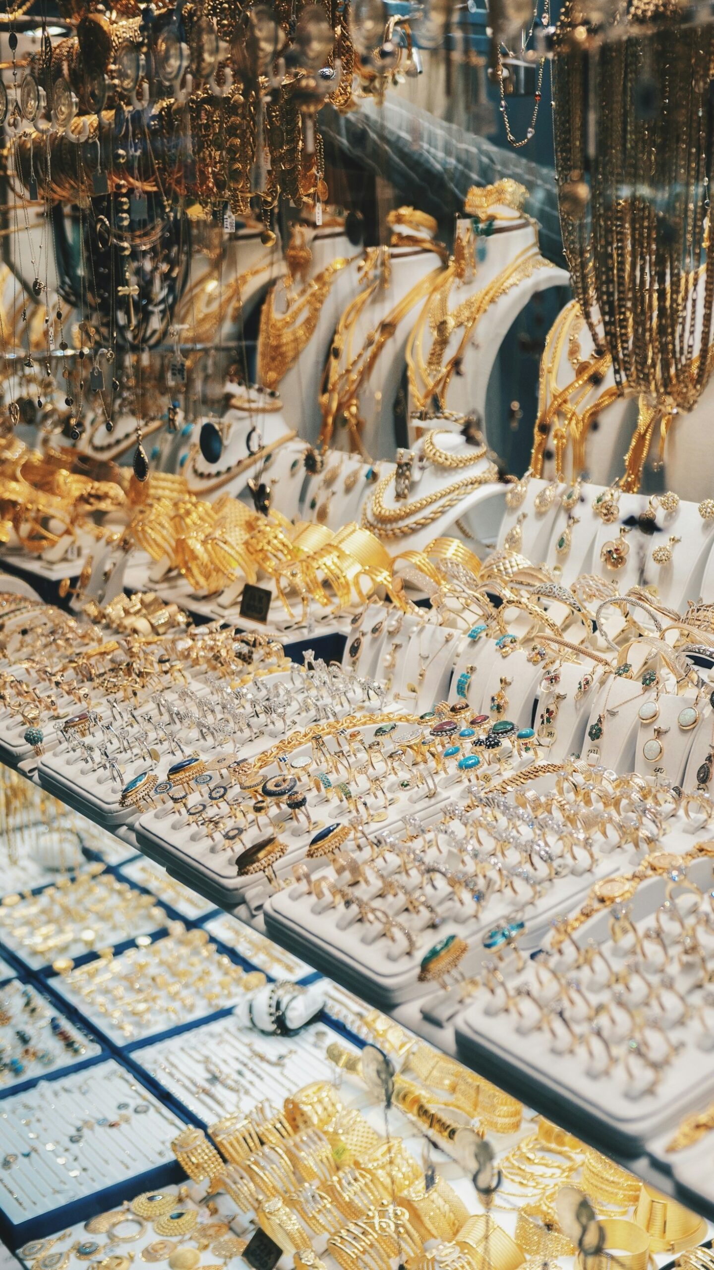 The Art of Choosing the Perfect Accessory