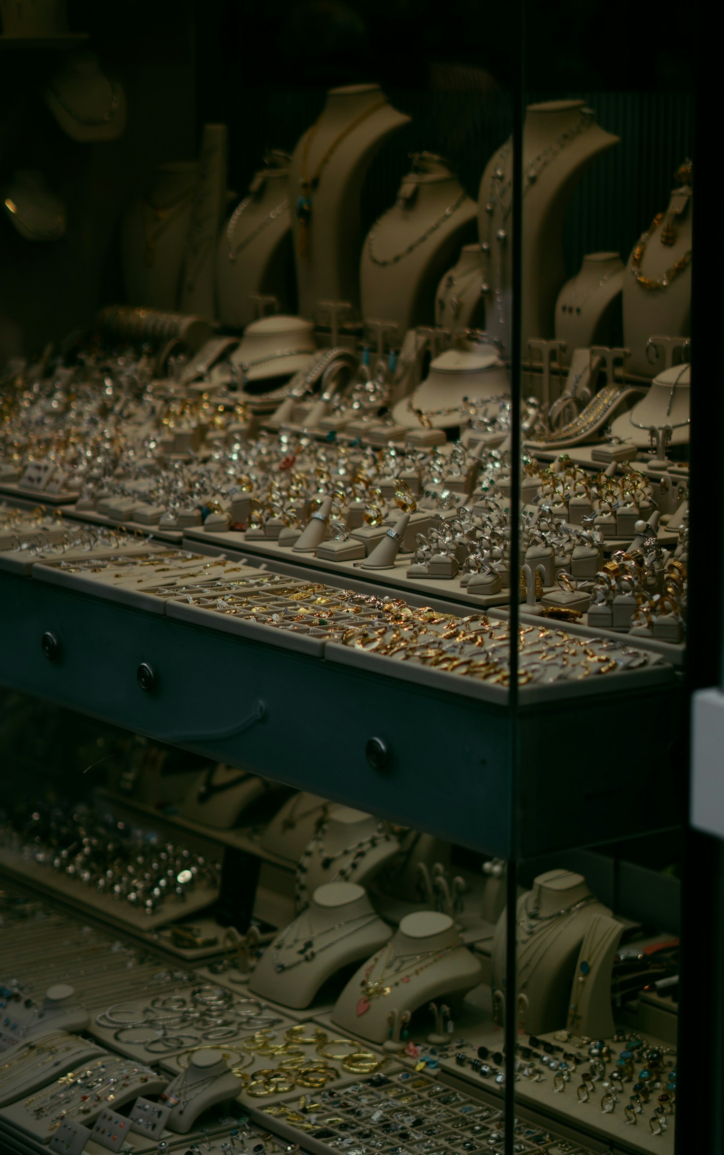 Exploring the Craftsmanship Behind Fine Jewelry